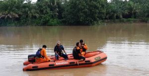 Perahu Terbalik di Sungai Way Kanan, 3 Orang Belum Ditemukan