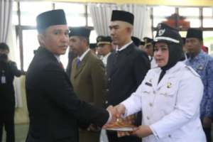 Parosil Bongkar Pasang Gerbong Eselon Pemkab Lampung Barat