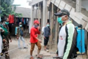 Cegah Penyebaran Virus Corona, GP Ansor Tulang Bawang Gelar Baksos Penyemprotan Disinfektan