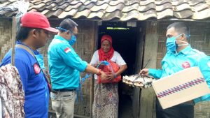 Tak Dapat Perhatian Pemda Dan Wakil Rakyat, Mbah Samiatun Dibantu IWO Dan Kejari Way Kanan