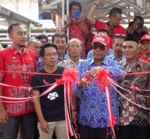 Bupati Lampung Tengah Loekman Djoyosoemarto Resmikan Pasar Rakyat Kalirejo