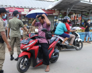 Winarti Kolaborasi dengan TNI-Polri Gelar Sosialisasi Wajib Masker di Pasar Unit II