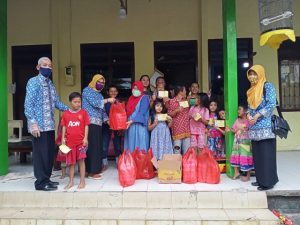 LKKS  Bagikan Nasi Kotak di Lembaga Kesejahteraan Sosial Anak Al Muqaromah Assa dan Al Barokah Madani Bandarlampung