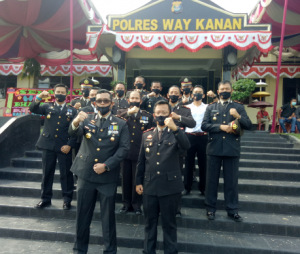 Polres Way Kanan Gelar Upacara Kenaikan Pangkat