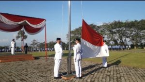 Bupati Tanggamus Pimpin Peringatan HUT RI ke 75 di Lapangan Pemkab Setempat