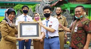 Dorong Mutu Pendidikan, Bank Lampung Beri Penghargaan Bagi Pelajar Berprestasi