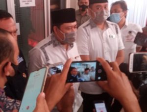 Jadi yang Pertama, Nasir – Naldi Rinara Daftar ke KPU Pesawaran