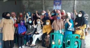 Emak- Emak 2 Kecamatan Bergerak Untuk Paslon Bersinar