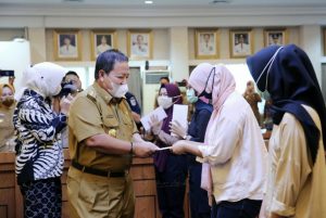 Arinal Lepas Kontingen Lomba Byar Lampung