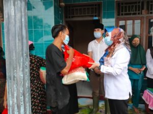 Bupati Dewi Tinjau Banjir di Kecamatan Bulok