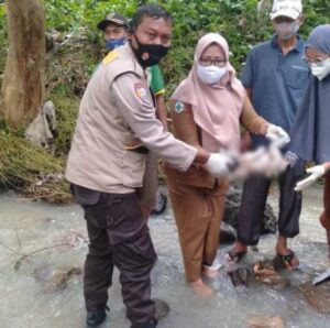 Mayat Bayi Ditemukan di Sungai Bulok Tanggamus