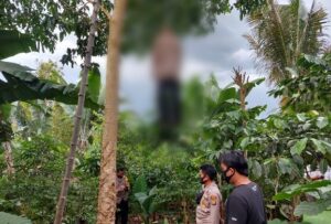 Polsek Sumberejo Evakuasi Korban Dugaan Bunuh Diri