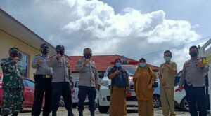 Hari Pertama Polres Tanggamus Bersama TNI Kawal Vaksin Covid-19 ke 11 Puskesmas dan 2 RS