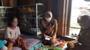 Bupati Kunjungi Ibu Penderita Kanker Tulang di Wonosobo