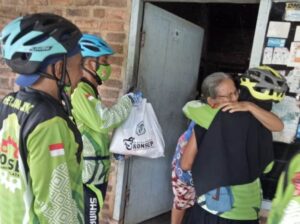 Peringati Hari Jadi ke-3 Tahun Komunitas Sepeda KONSEP Gelar Baksos