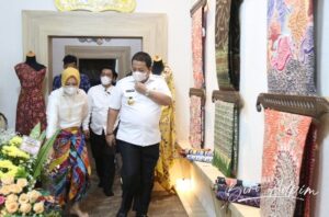 Ketua Dekranasda Launching Lamban Batik Lampung