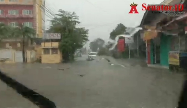 Banjir! Beginilah Kondisi Sejumlah Ruas Jalan di Bandarlampung saat Hujan