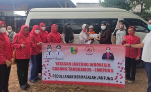 Bupati Lepas Rombongan YJI, Antar Bocah Penderita Kelainan Jantung Berobat ke Jakarta