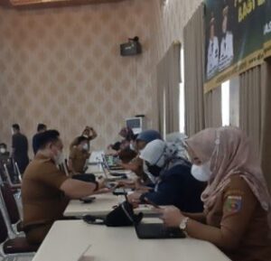 Anggota DPRD Lampung Mulai Divaksin, Made Bagiasa: Mari Kita Bersama Bahu Membahu