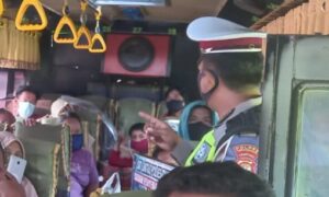 Polres Tangamus Melaksanakan Penyekatan di Chekpoint Kota Agung