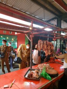 Cek Stok Daging Sapi, Disperindag – Disnak Lampung Kunjungi Pasar Pasir Gintung