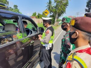 Satlantas Polres Tanggamus Periksa Seribuan Kendaraan di Tiga Chekpoint