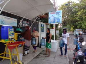 Teladani Sahabat Nabi, Alhamdulillah……Ada Air Minum Gratis di Rawamangun