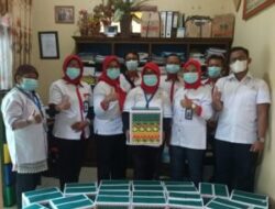Peduli Pendidikan, Anggota DPRD Lampung Ini Sisihkan Duit Buat Kasih Bingkisan Lebaran