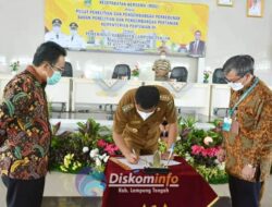Kembangkan Pohon Kurma, Bupati Lamteng Teken MoU Dengan Balitbang Kementan