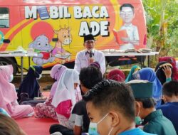 Anggota DPRD Lampung Launching Mobil Baca Ade