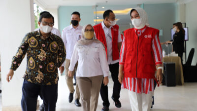 Ketua PMI Lampung Riana Sari Arinal Tinjau Kegiatan Donor Darah di Swiss-belhotel