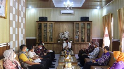 Sambangi Lampung Tengah, Kepala BKKBN Lampung Disambut  Ardito di Rumah Dinas