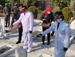Peringatan HUT RI ke 76, Pemkab Tanggamus Gelar Upacara dan Ziarah Makam Pahlawan