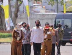 Didampingi Gubernur dan Menteri BUMN, Jokowi Tinjau Vaksinasi di SMAN 2 Bandarlampung