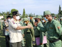 Musa Ahmad Kukuhkan 405 Linmas di Seputih Banyak