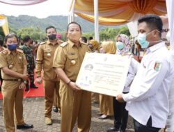 Ke Pesawaran Arinal Janji Lebarkan Jalan