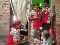 Slamet Riadi Cs Bagikan 26 Paket Sembako di Metro
