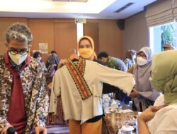 Riana Sari Buka Kegiatan Pendampingan Perajin Wastra Lampung