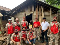 GML Metro Bagikan Minyak Goreng dan Sembako di Jum’at Berkah