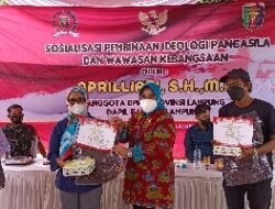 Aprilliati Gelar Pembinaan Idiologi Pancasila dan Wawasan Kebangsaan di Tanjung Senang