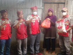 Jumat Berkah, Hujan-Hujan GML Metro Bagi Sembako