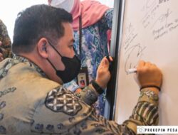 Dendi Serahkan LKPD ke BPK Perwakilan Lampung