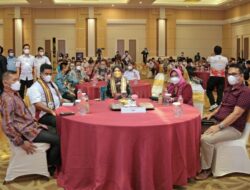 Nunik Tutup Kompetisi E-Sport Piala Gubernur