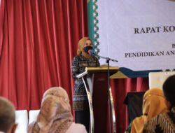 Riana Pimpin Rakor BAN PAUD dan PNF di Hotel Horison