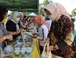 Riana Tinjau Bazar Takjil