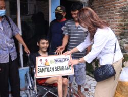 PKD Lampung Kasih Kursi Roda dan Sembako untuk Disabilitas