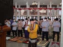 Arinal Sholat Ied di Aula Mahan Agung