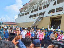 Arus Balik, Menhub Lepas Keberangkatan KM Ciremai dari Pelabuhan Panjang