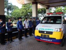 Pemprov Lampung Serahkan 1 Unit Ambulan Kepada IKAM Pagardewa