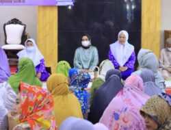 Hadiri Tabligh Akbar, Riana Pesan untuk Jadi Wanita Berkualitas